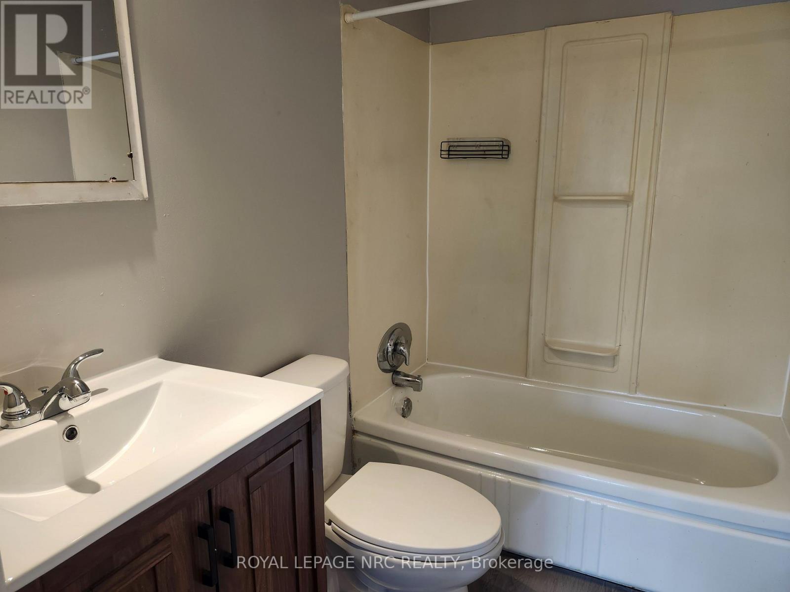 1 - 476 East Main Street, Welland, Ontario  L3B 3X6 - Photo 10 - X13682120