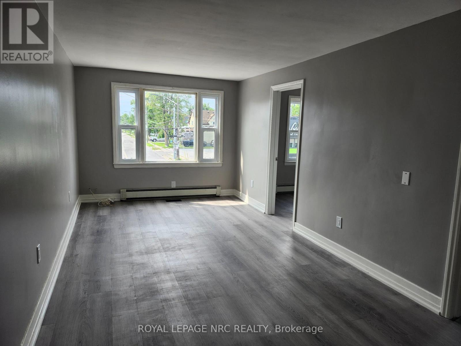 1 - 476 East Main Street, Welland, Ontario  L3B 3X6 - Photo 3 - X13682120