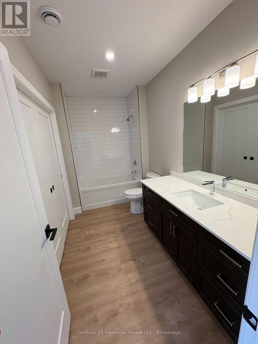 323 Arthur Street, Wellington North, Ontario  N0G 2L3 - Photo 9 - X12593986