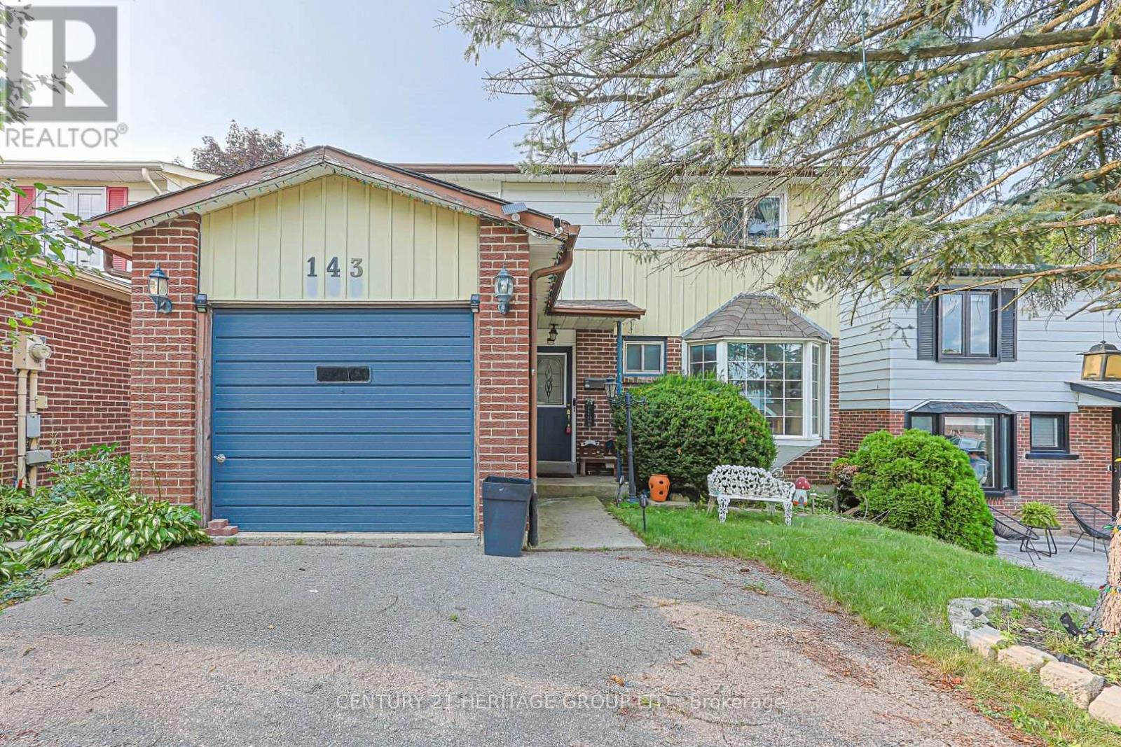 143 Thoms Crescent, Newmarket, Ontario L3Y 1C9 - Photo 1 - N13665884