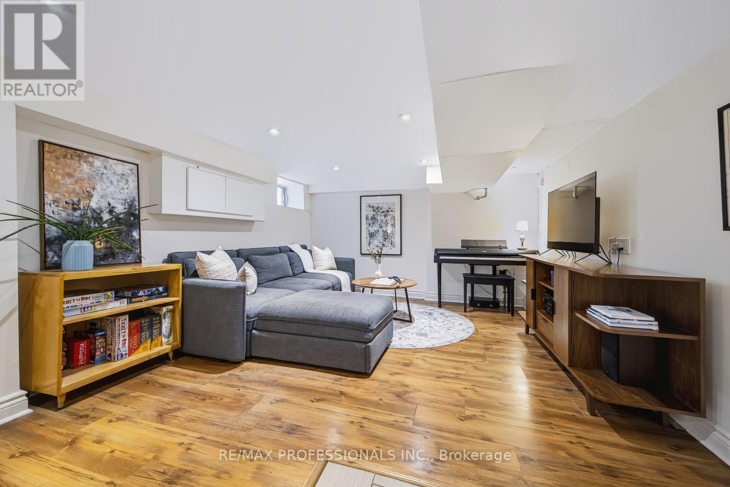 3 Blakley Avenue, Toronto, Ontario  M6N 3Y4 - Photo 24 - W13681644