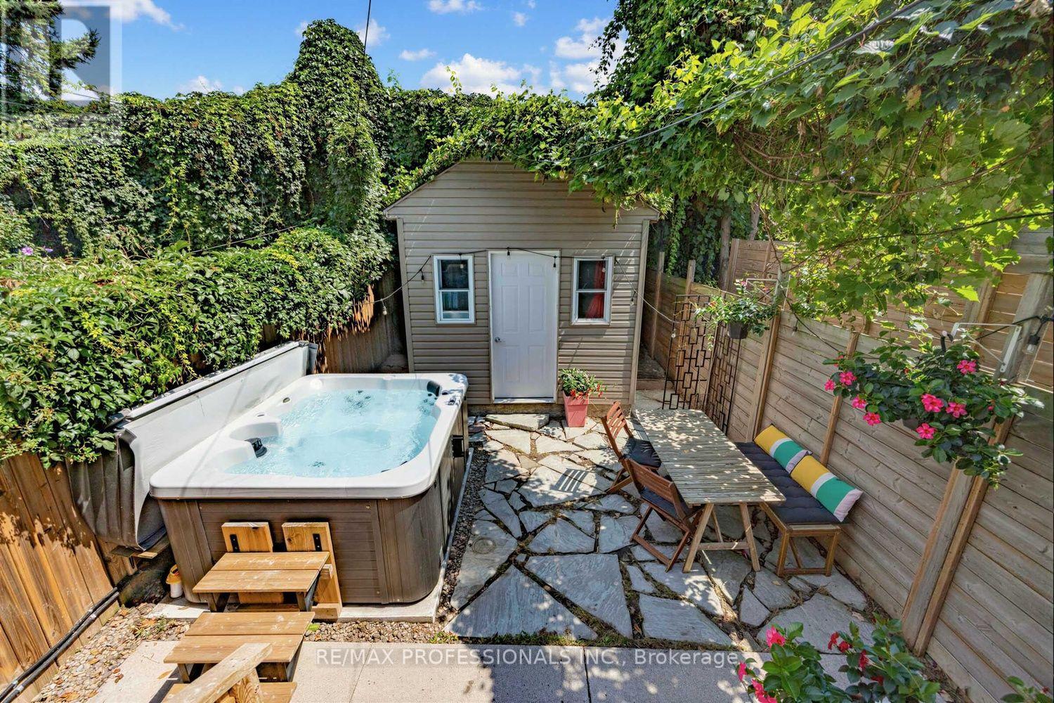 3 Blakley Avenue, Toronto, Ontario  M6N 3Y4 - Photo 31 - W13681644