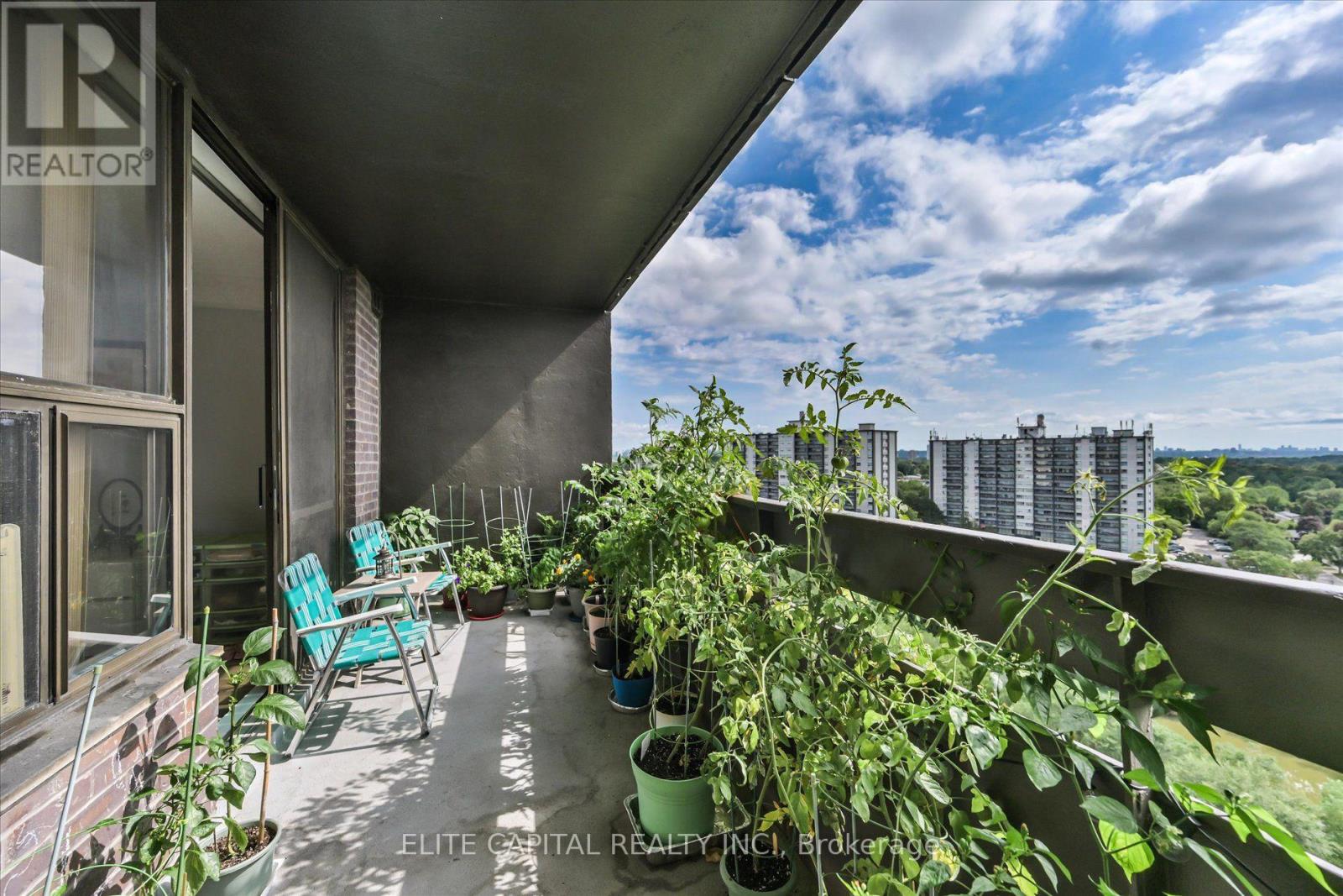 #1710 - 11 Wincott Drive, Toronto, Ontario  M9R 2R9 - Photo 25 - W13682146
