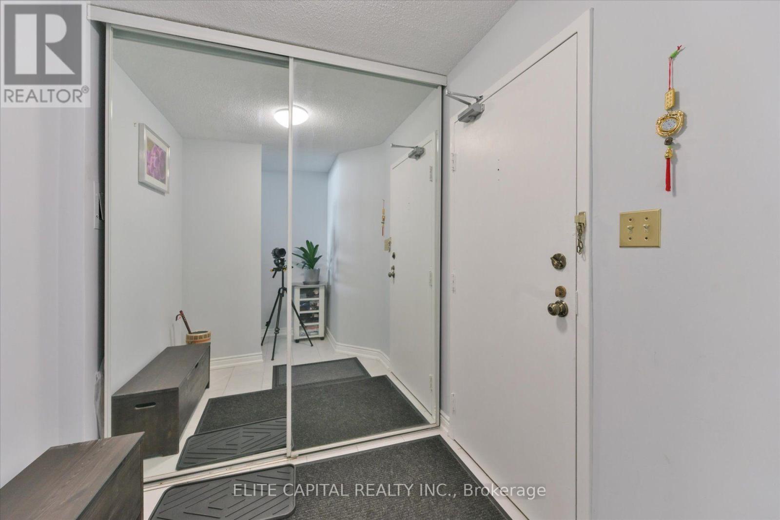 #1710 - 11 Wincott Drive, Toronto, Ontario  M9R 2R9 - Photo 5 - W13682146