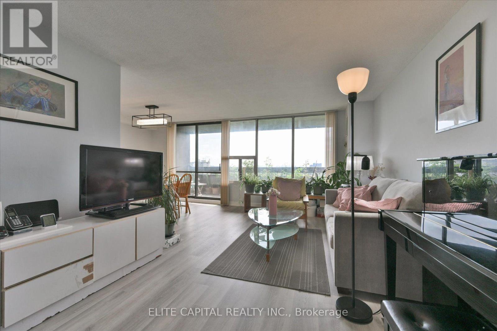 #1710 - 11 Wincott Drive, Toronto, Ontario  M9R 2R9 - Photo 8 - W13682146