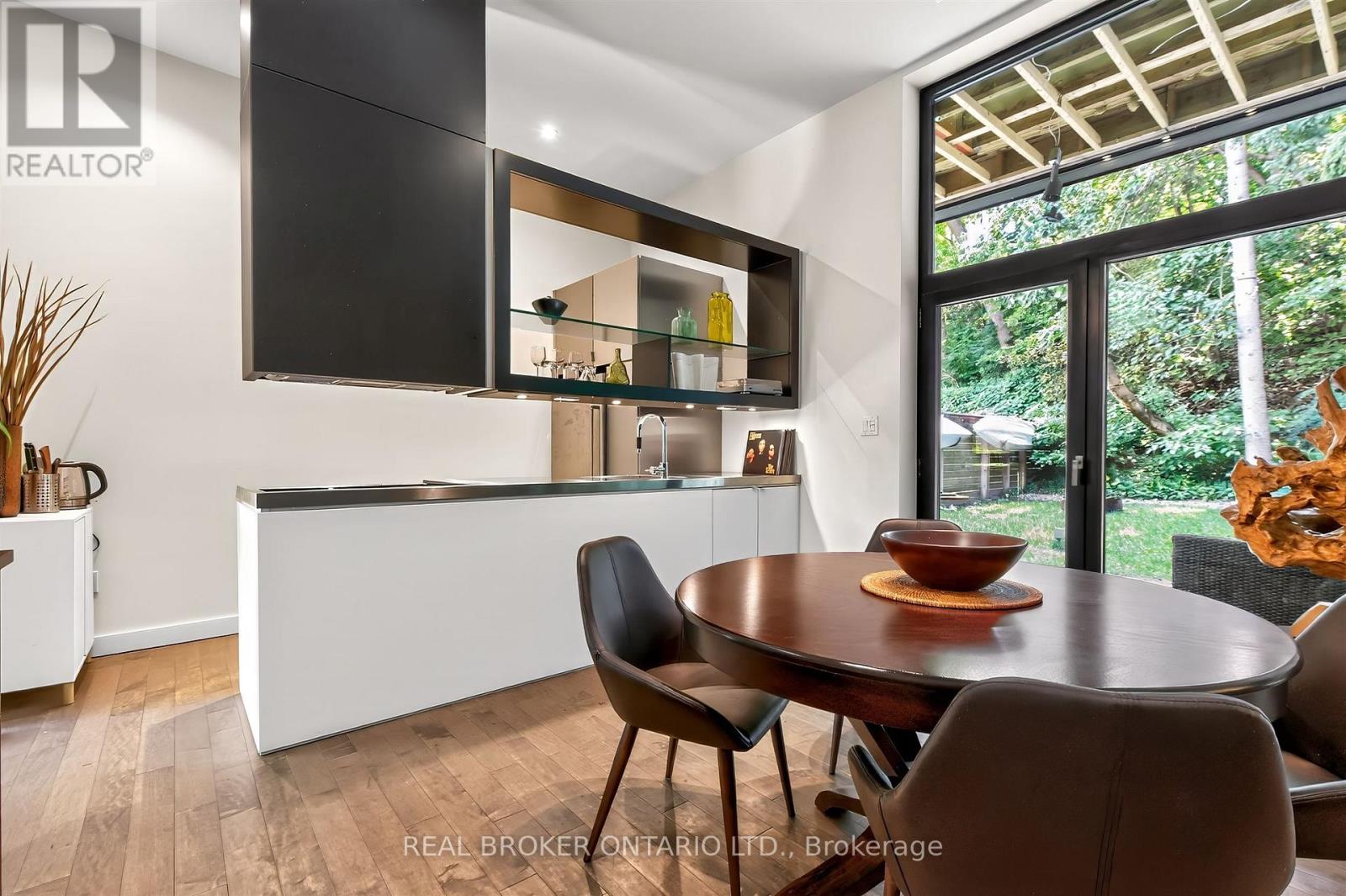 90a South Kingsway Way, Toronto, Ontario  M6S 3T3 - Photo 11 - W13682162