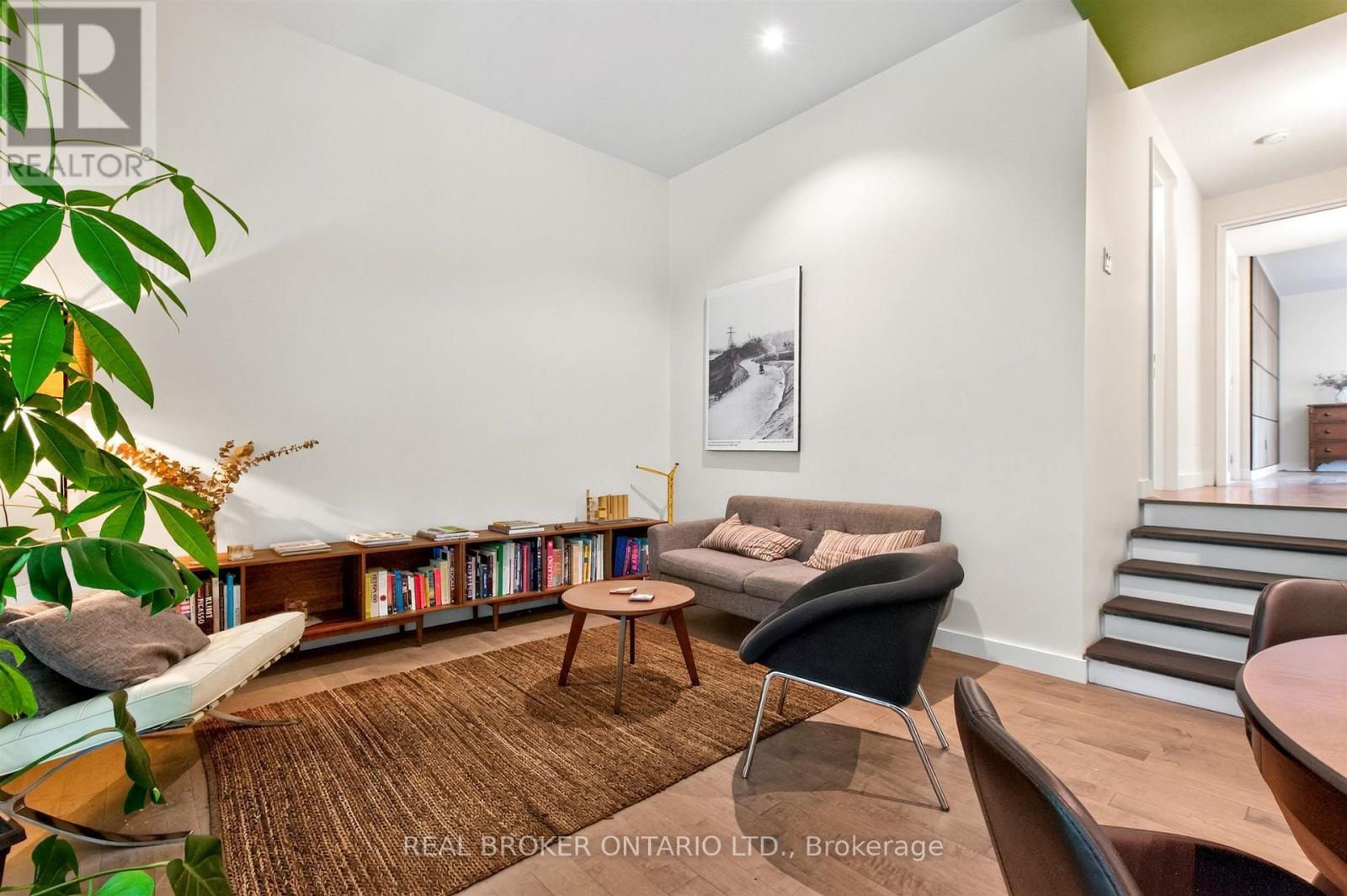 90a South Kingsway Way, Toronto, Ontario  M6S 3T3 - Photo 12 - W13682162