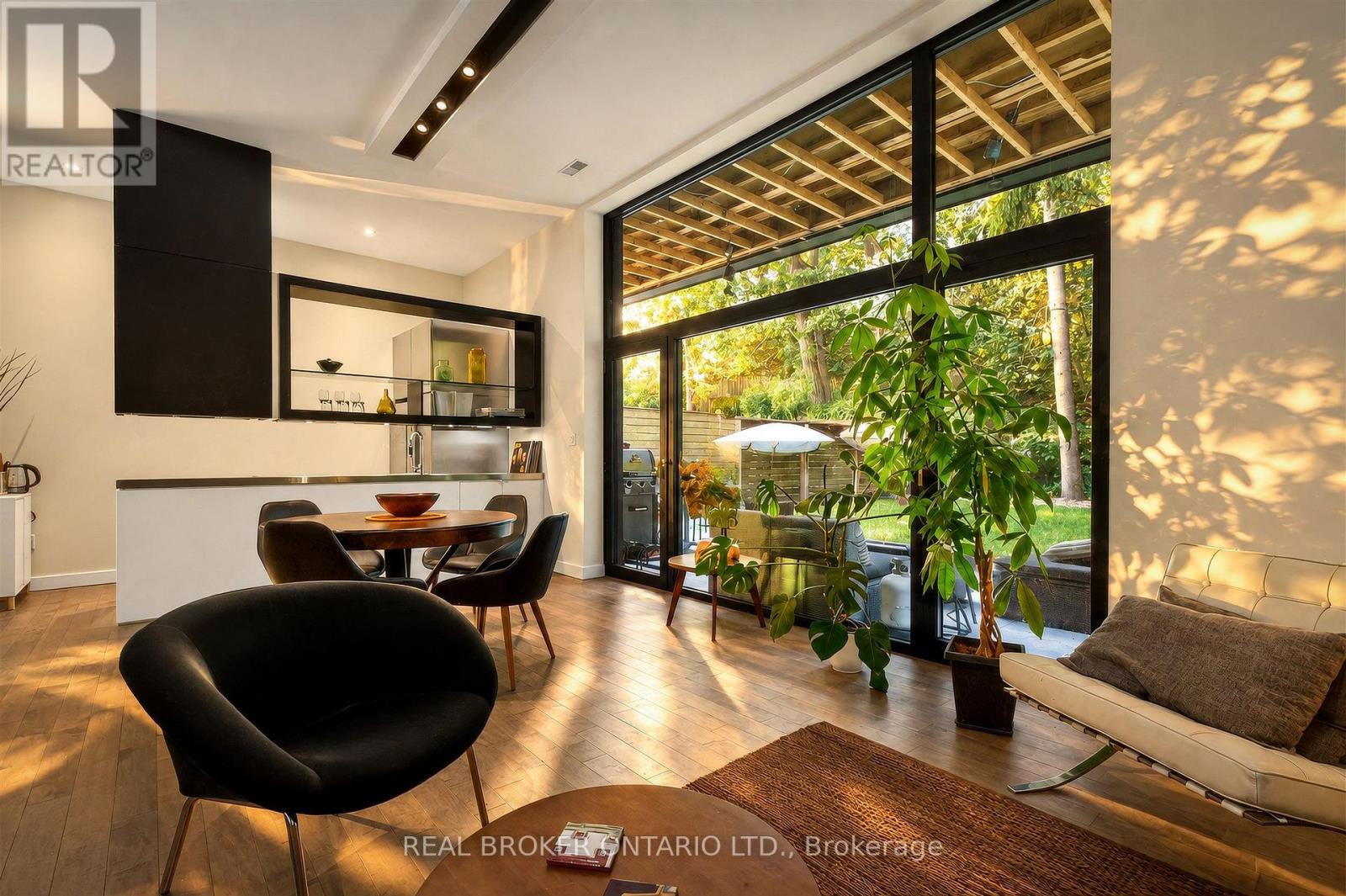 90a South Kingsway Way, Toronto, Ontario  M6S 3T3 - Photo 15 - W13682162