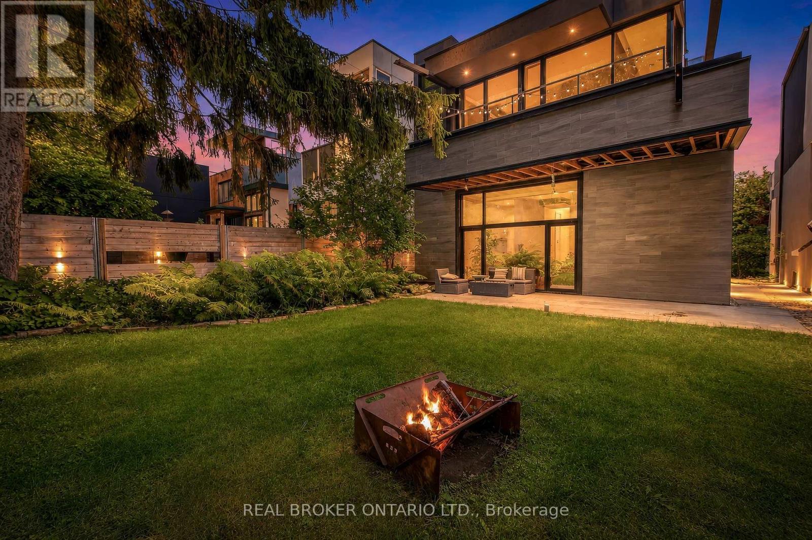 90a South Kingsway Way, Toronto, Ontario  M6S 3T3 - Photo 27 - W13682162