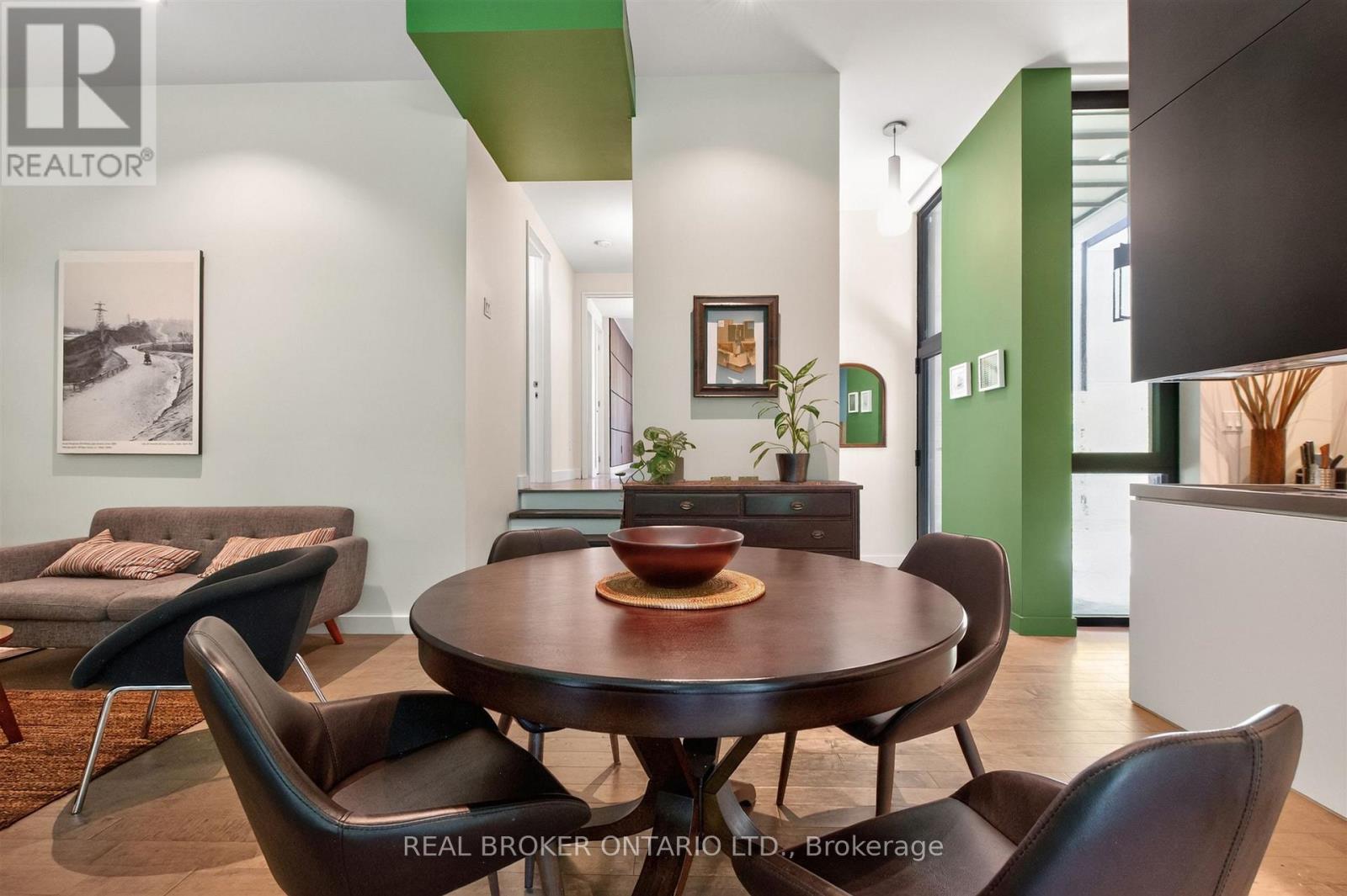 90a South Kingsway Way, Toronto, Ontario  M6S 3T3 - Photo 9 - W13682162