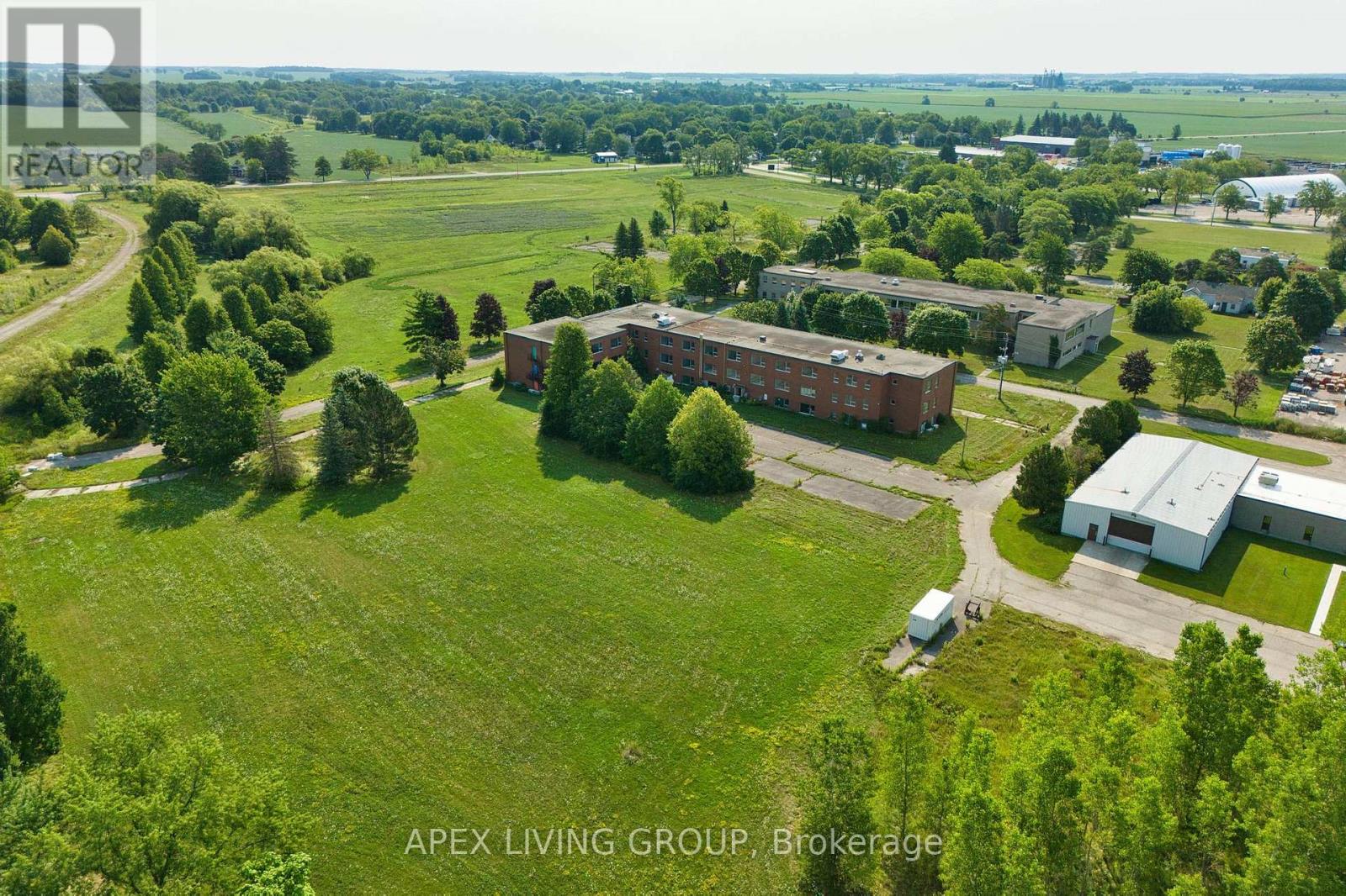 424 QUEBEC AVENUE, South Huron, Ontario