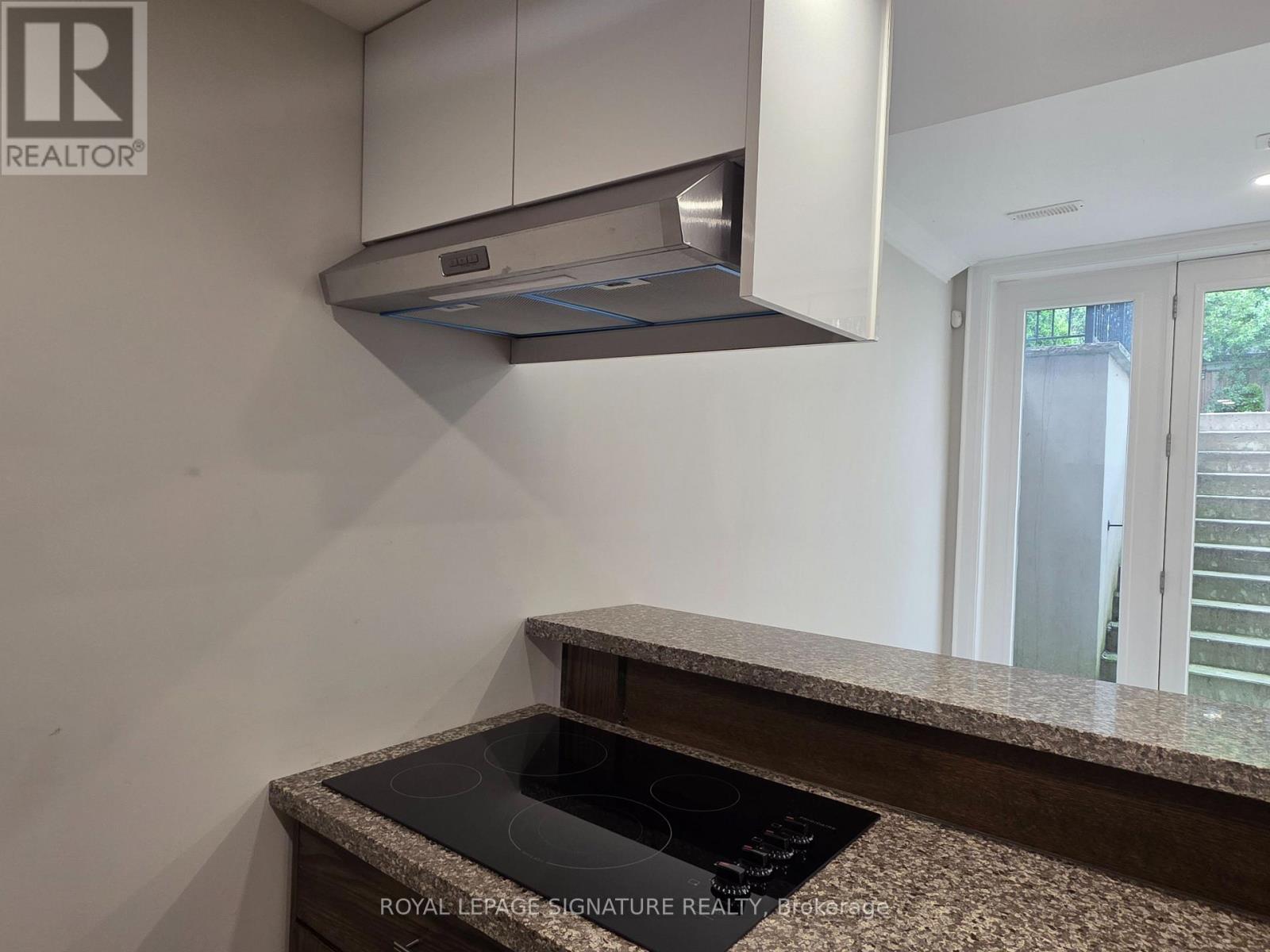Lower - 12 Terrace Avenue, Toronto, Ontario  M2R 1E9 - Photo 9 - C13680690