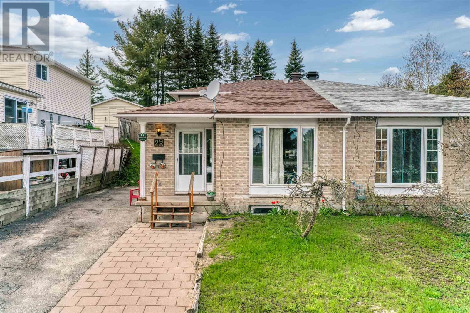 26 Lachance Pl, Elliot Lake, Ontario  P5A 3B8 - Photo 2 - SM261147