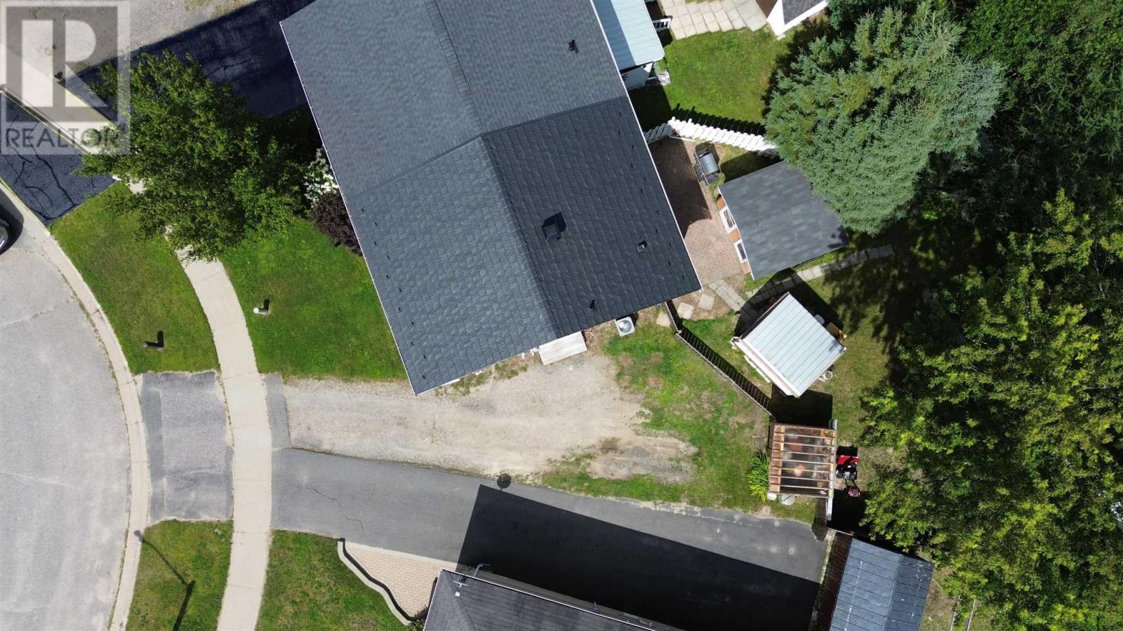 52 Lachance Pl, Elliot Lake, Ontario  P5A 3B8 - Photo 3 - SM262195