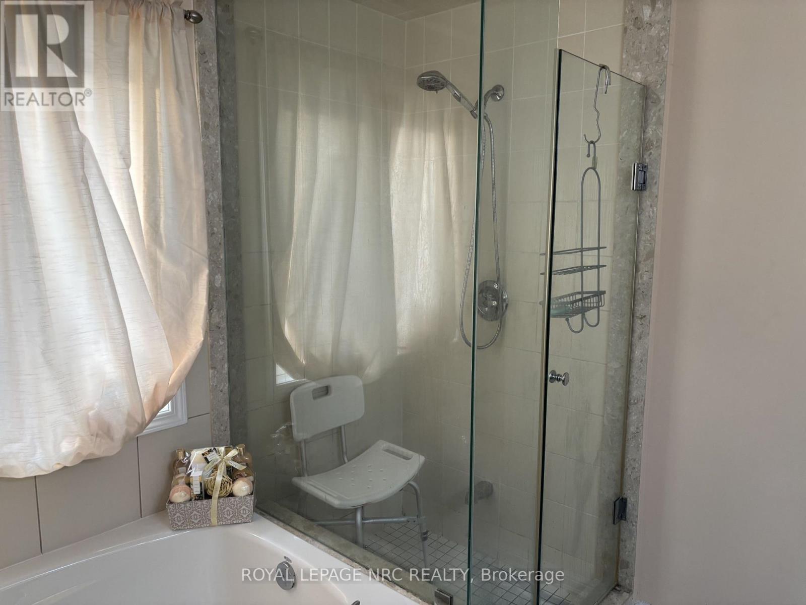 28 Dulverton Drive, Brampton, Ontario  L7A 0P3 - Photo 18 - W13654614