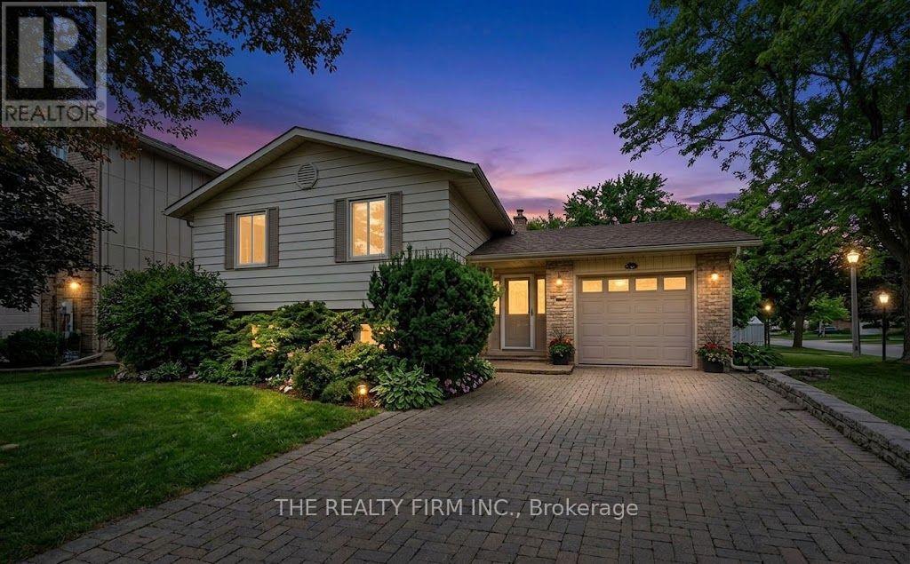 4084 Bluepoint Drive, Plympton-Wyoming, Ontario  N0N 1J6 - Photo 1 - X13213190