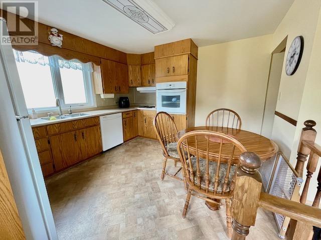 76 Memorial Ave, (Formerly Colonization Avenue S.), Dryden, Ontario  P8N 2M2 - Photo 4 - TB2602384