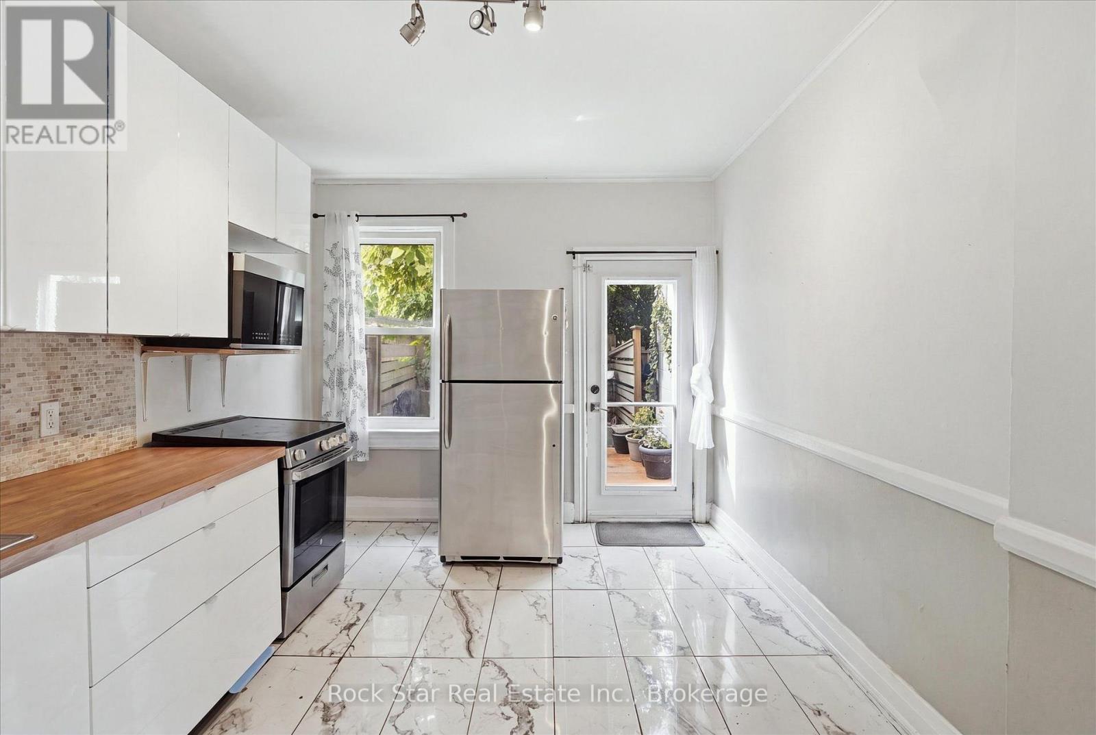 1259 Davenport Road, Toronto, Ontario  M6H 2H2 - Photo 10 - W13682438