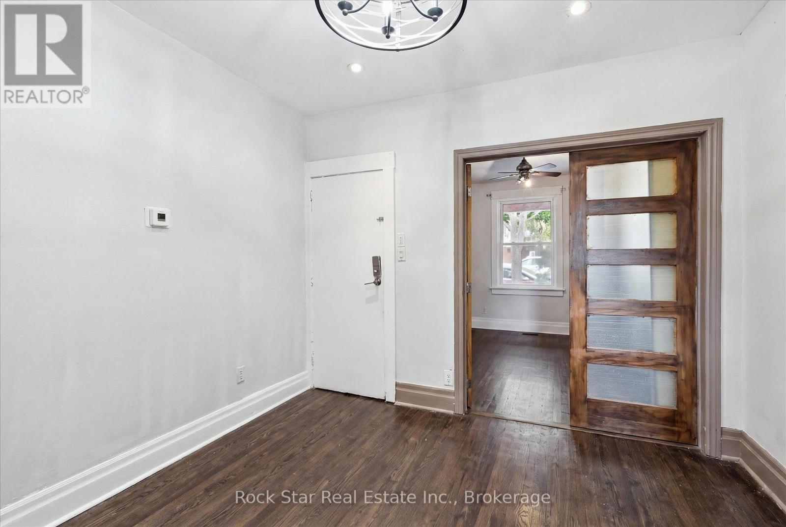 1259 Davenport Road, Toronto, Ontario  M6H 2H2 - Photo 5 - W13682438