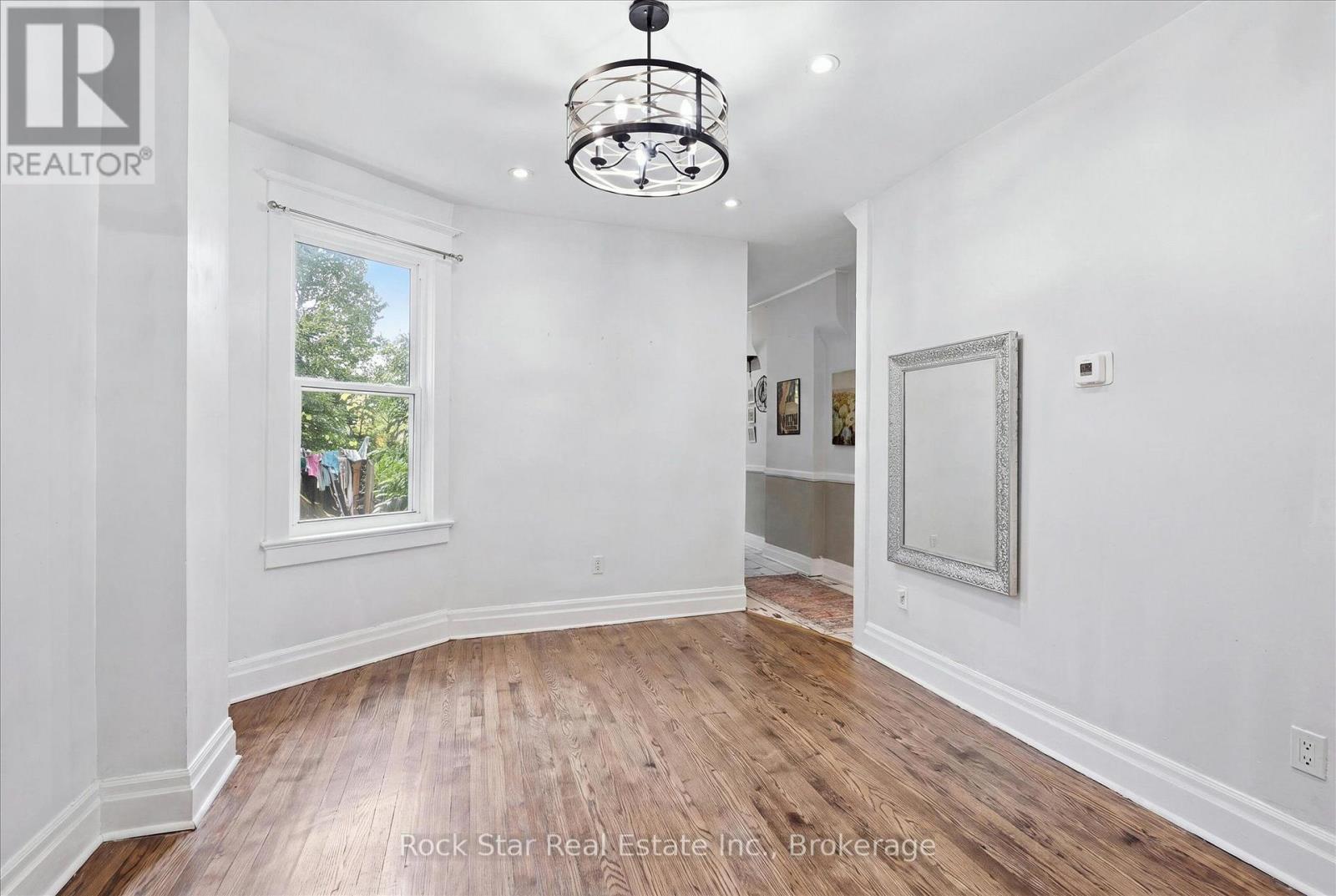 1259 Davenport Road, Toronto, Ontario  M6H 2H2 - Photo 7 - W13682438