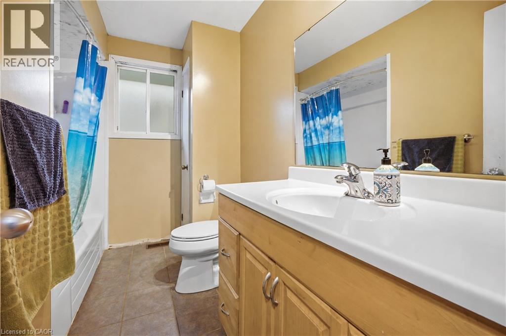 11 Kimbermount Drive, St. Catharines, Ontario  L2N 5V7 - Photo 14 - 40856245