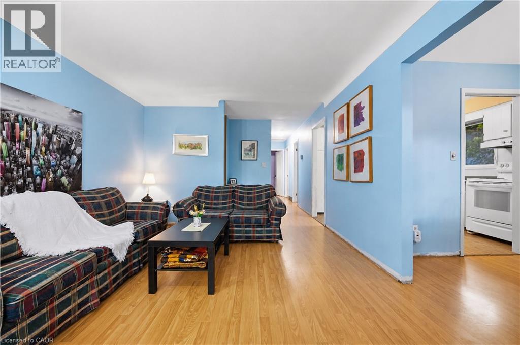 11 Kimbermount Drive, St. Catharines, Ontario  L2N 5V7 - Photo 8 - 40856245