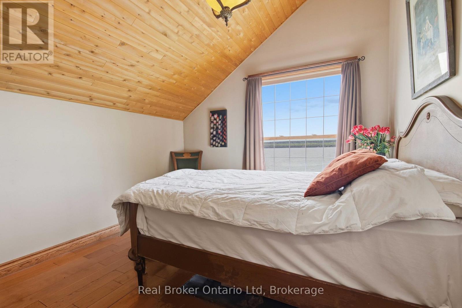 574 Mallory Beach Road, South Bruce Peninsula, Ontario  N0H 2T0 - Photo 12 - X13682406