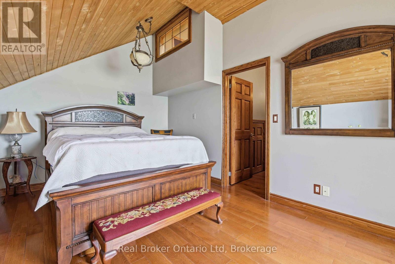574 Mallory Beach Road, South Bruce Peninsula, Ontario  N0H 2T0 - Photo 15 - X13682406