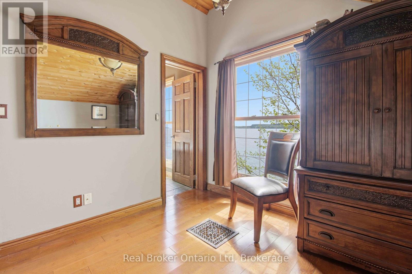 574 Mallory Beach Road, South Bruce Peninsula, Ontario  N0H 2T0 - Photo 16 - X13682406