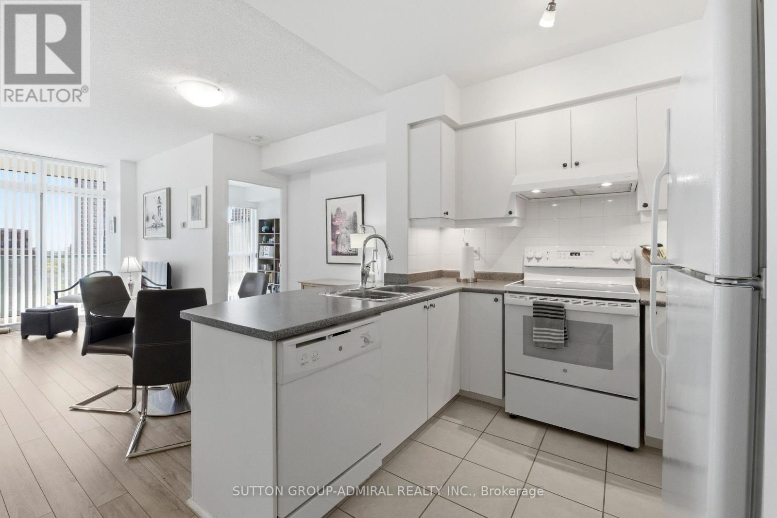 1403 - 5500 Yonge Street, Toronto, Ontario  M2N 7L1 - Photo 4 - C13682332