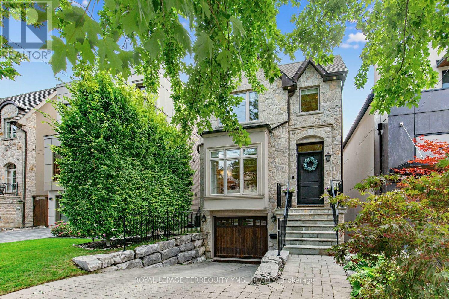 <div class="slider-price">$2,980,000</div><p>399 Fairlawn Avenue, Toronto, Ontario</p>