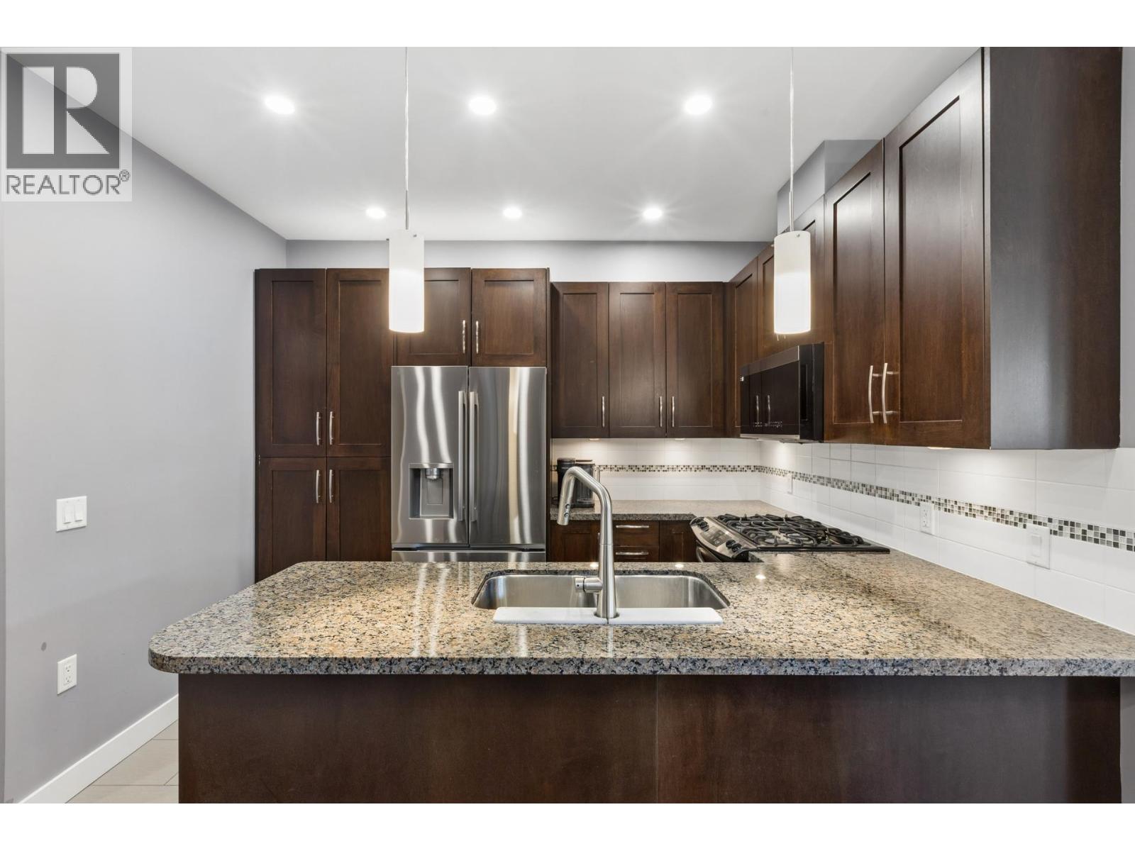 303 116 W 23rd Street, North Vancouver, British Columbia  V7M 2A9 - Photo 9 - R3120941