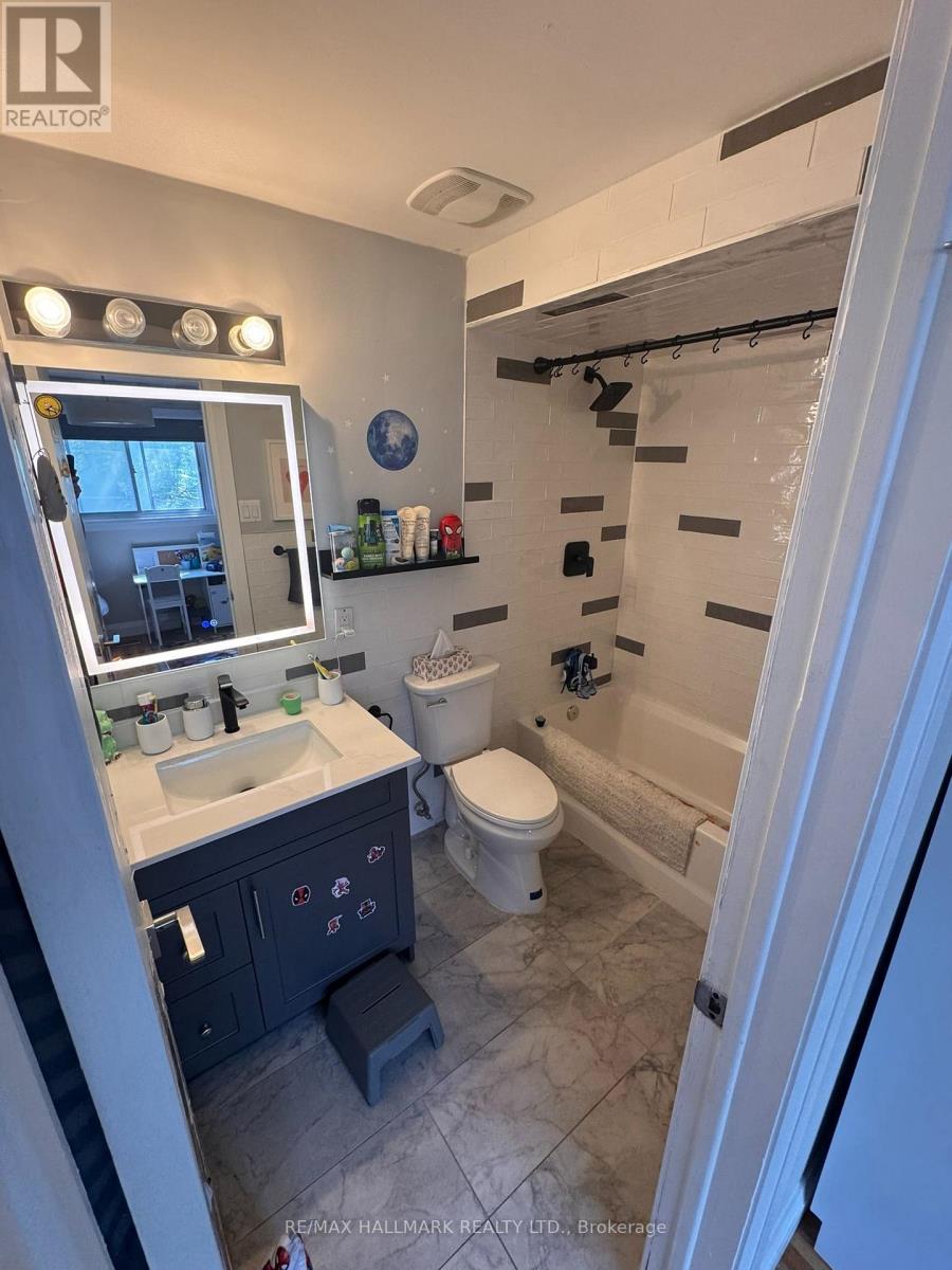 10 Hamilton Street, Toronto, Ontario  M4M 2C5 - Photo 7 - E13682368