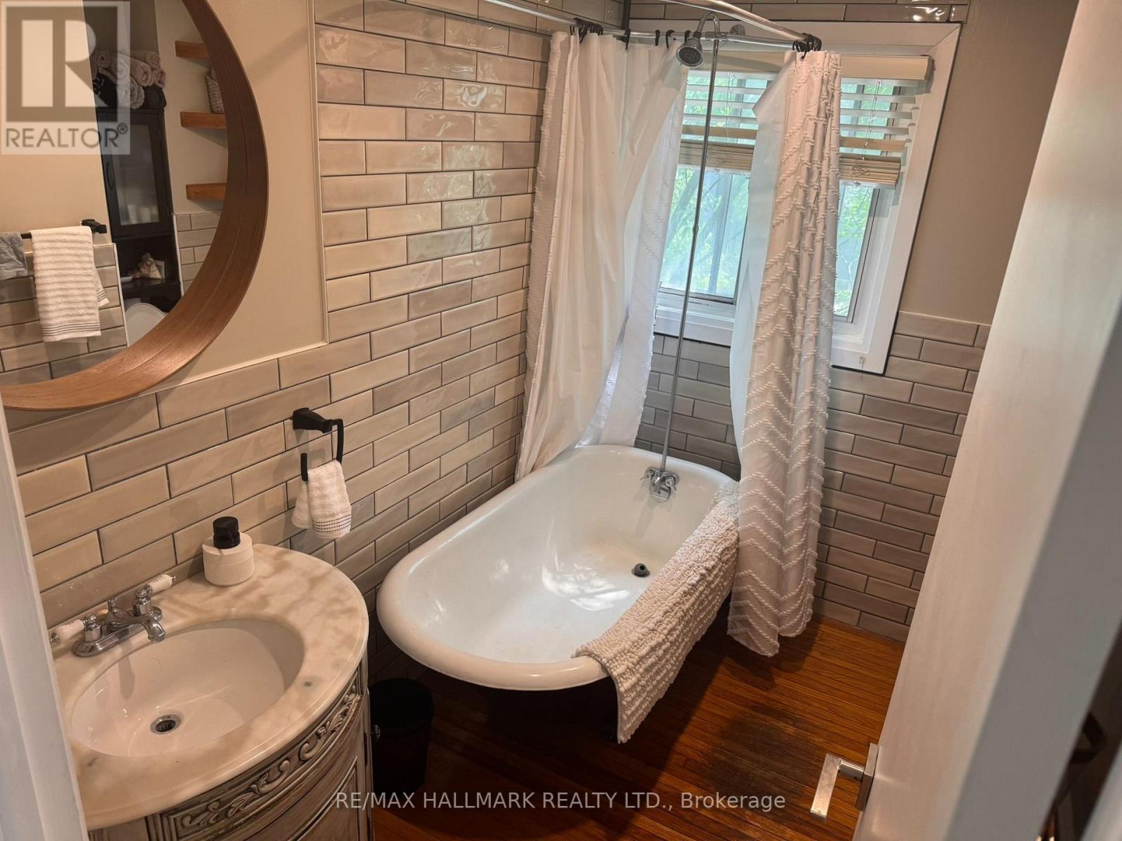 10 Hamilton Street, Toronto, Ontario  M4M 2C5 - Photo 8 - E13682368