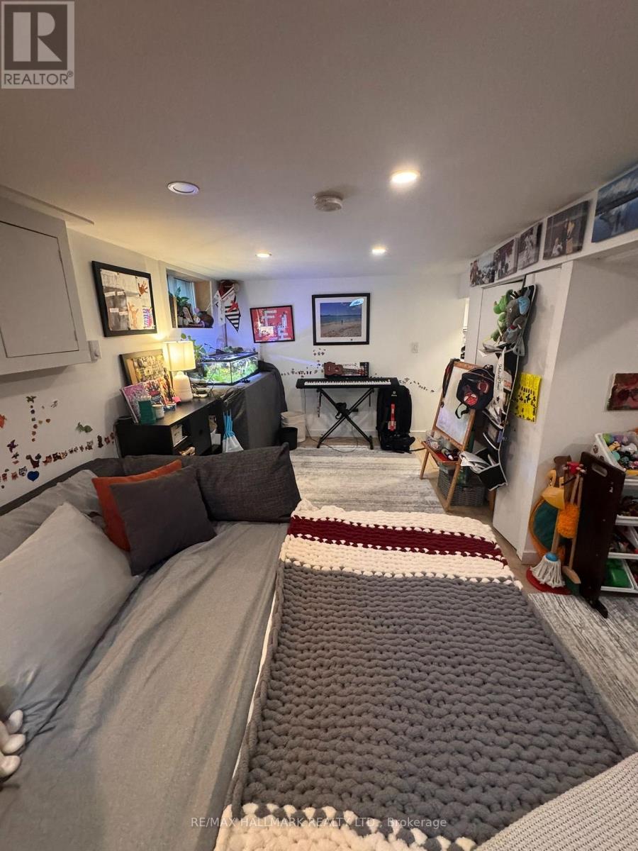 Lower - 10 Hamilton Street, Toronto, Ontario  M4M 2C5 - Photo 3 - E13682558