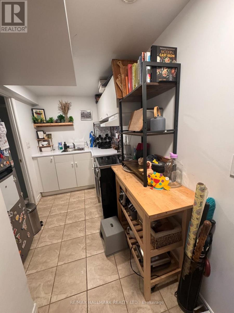 Lower - 10 Hamilton Street, Toronto, Ontario  M4M 2C5 - Photo 4 - E13682558