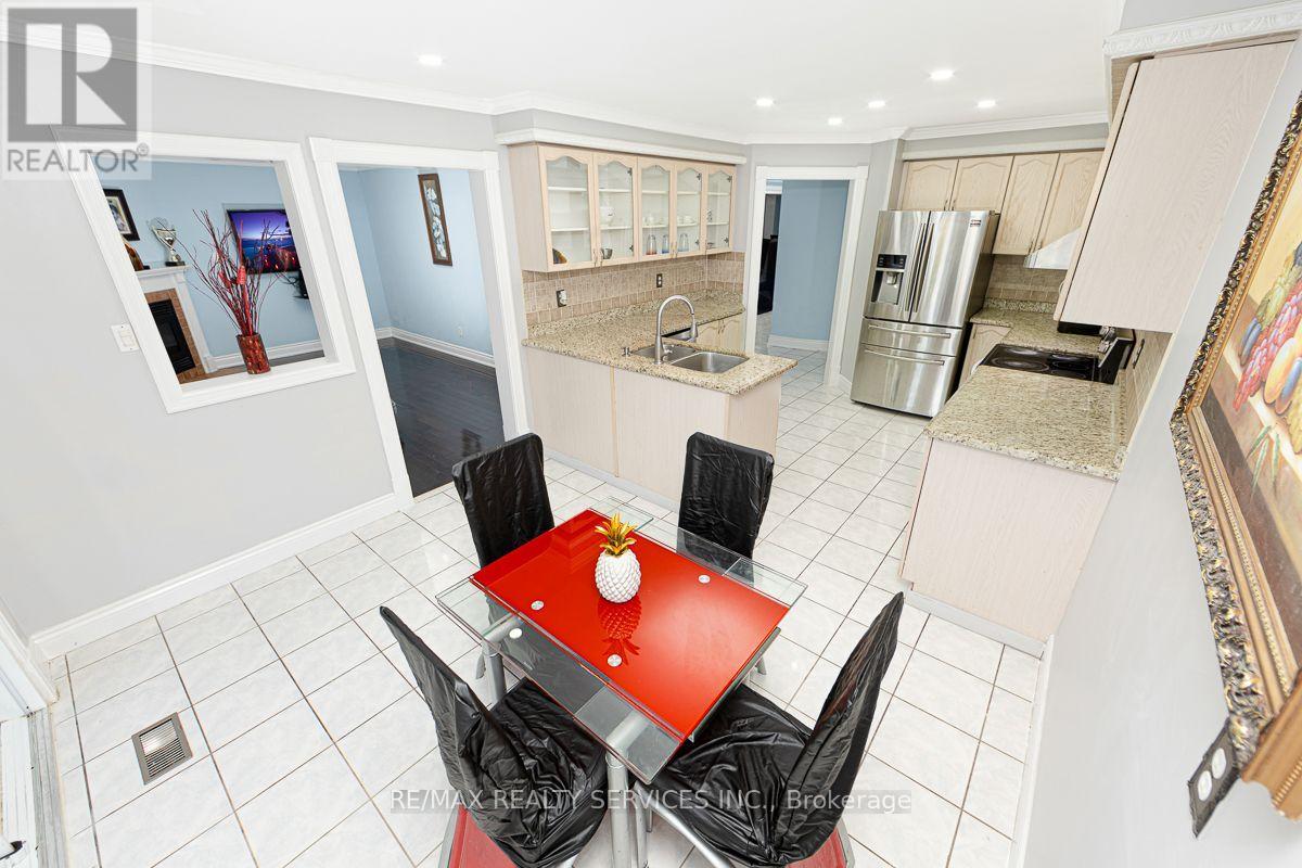 64 Strickland Drive, Ajax, Ontario  L1T 4A2 - Photo 15 - E13682574