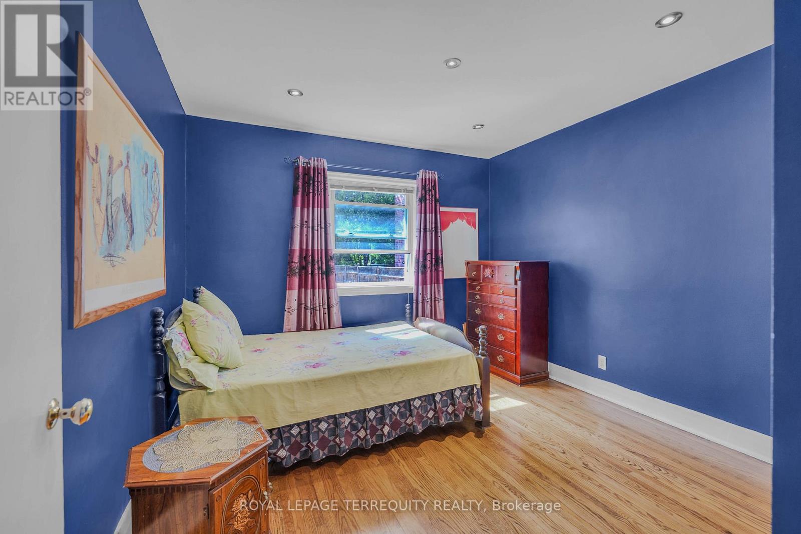 4 Harris Park Drive, Toronto, Ontario  M1L 2Z9 - Photo 17 - E13682578