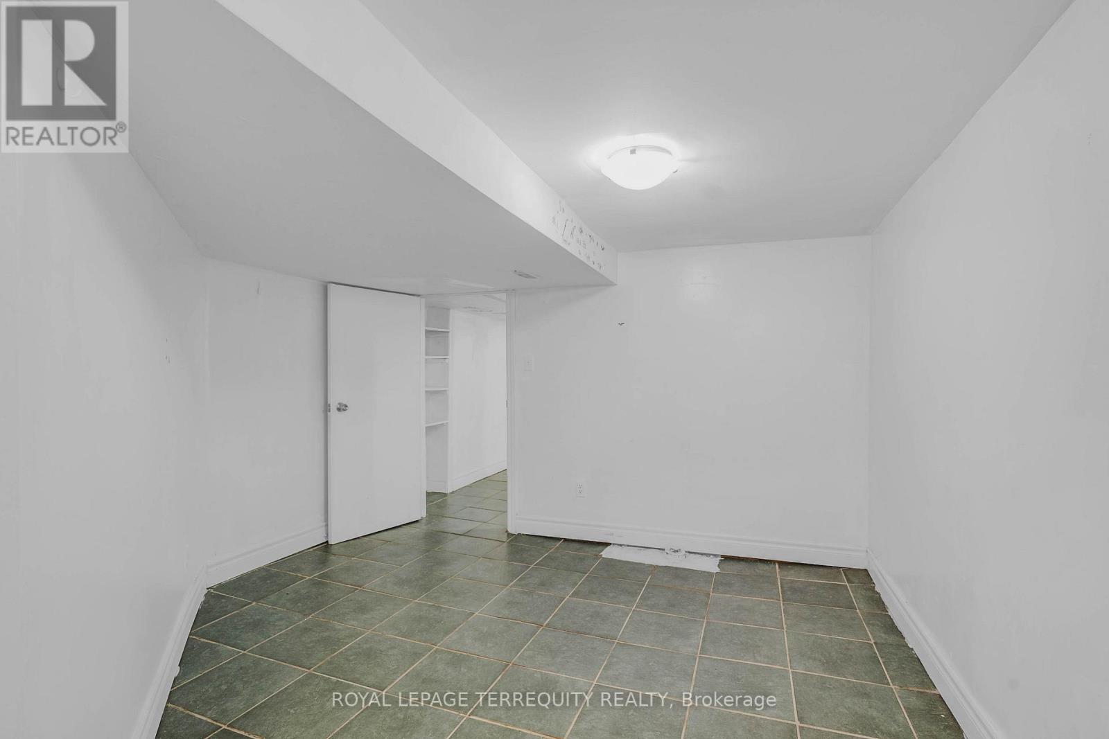 4 Harris Park Drive, Toronto, Ontario  M1L 2Z9 - Photo 34 - E13682578