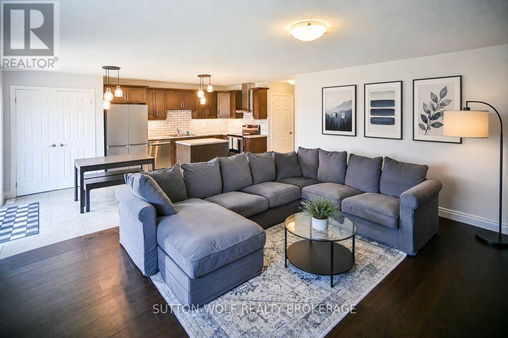 54 Abbott Street, Strathroy-Caradoc, Ontario  N7G 0B7 - Photo 4 - X13682358
