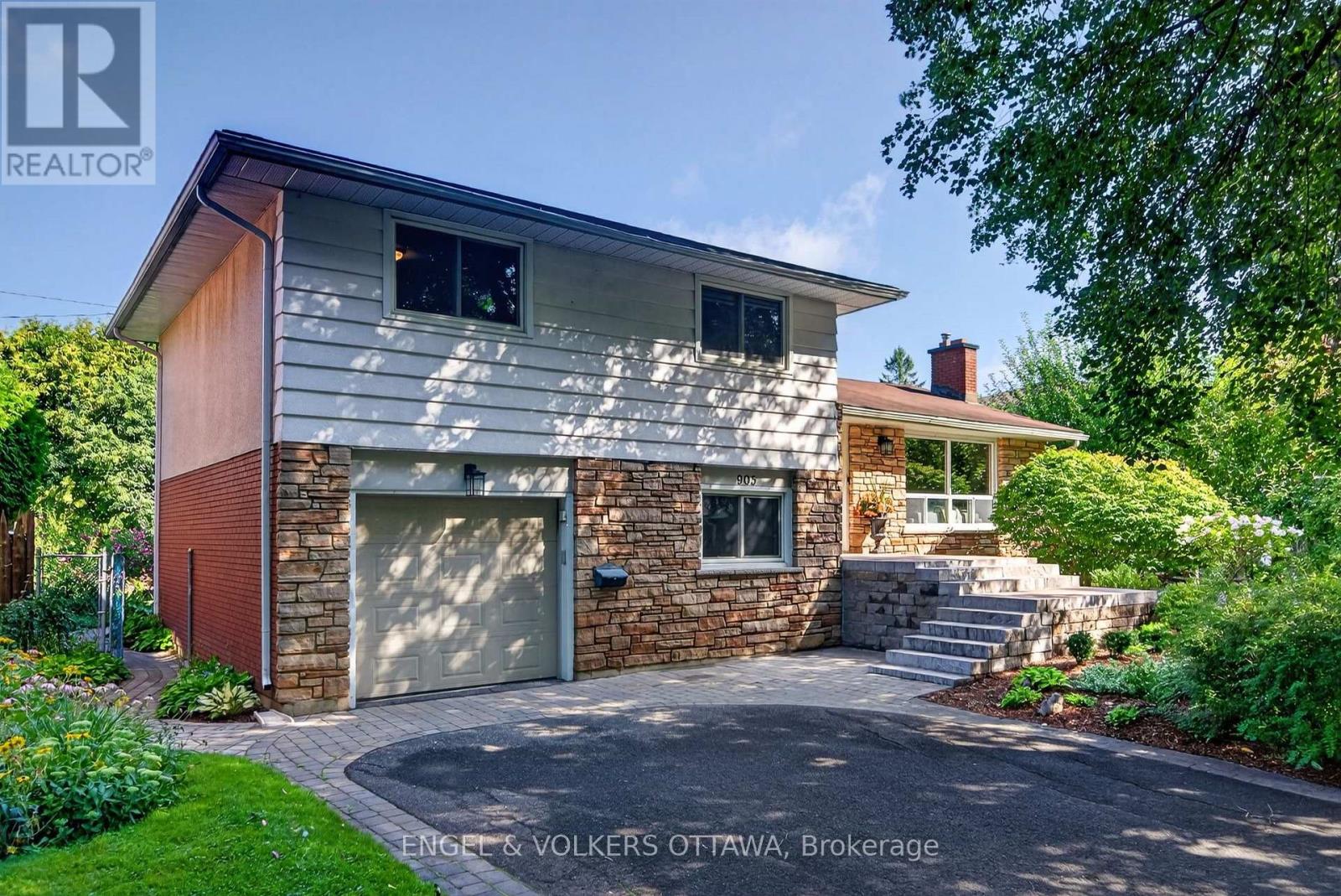 905 Garwood Avenue, Ottawa, Ontario  K1V 6X2 - Photo 1 - X13682530