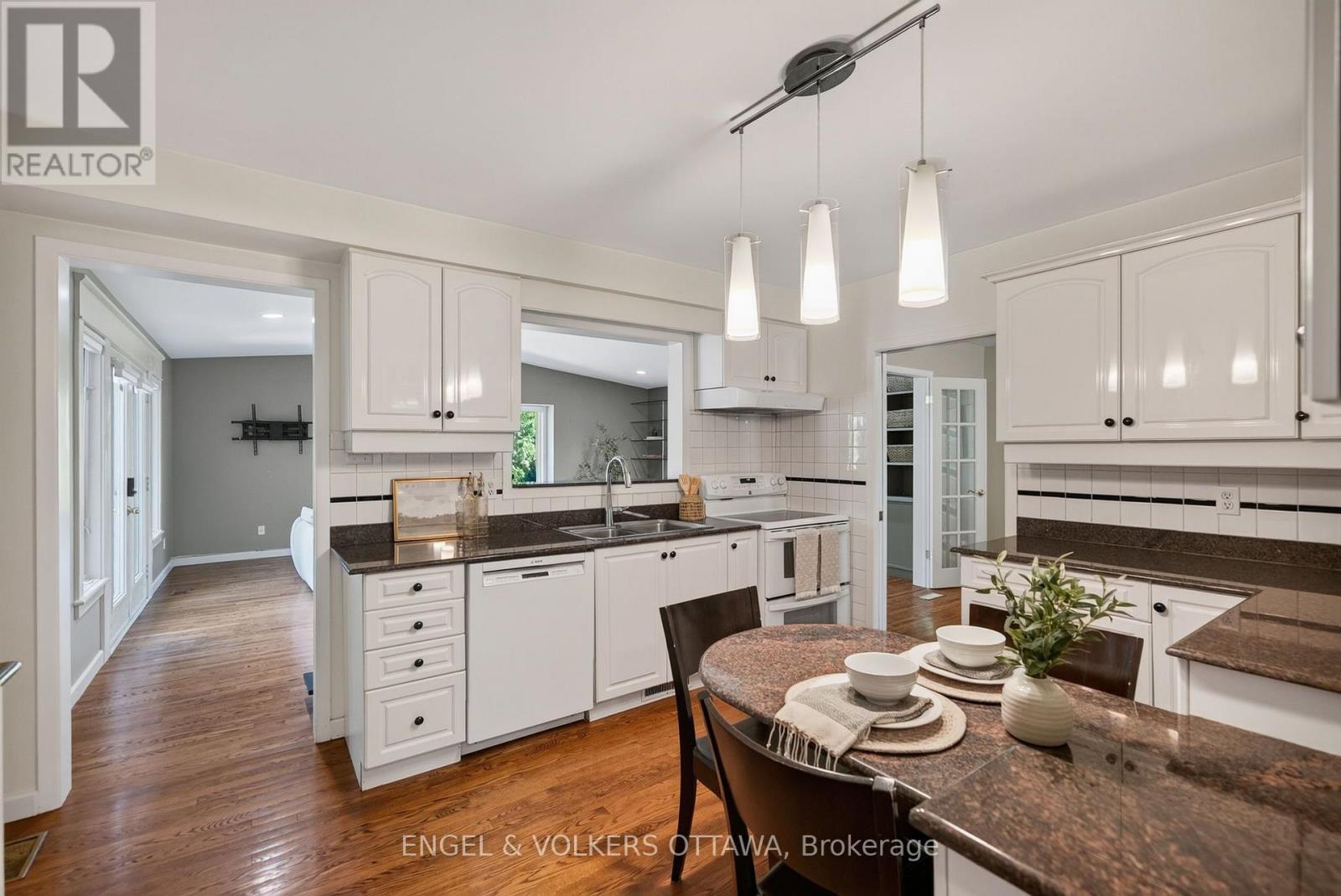 905 Garwood Avenue, Ottawa, Ontario  K1V 6X2 - Photo 15 - X13682530