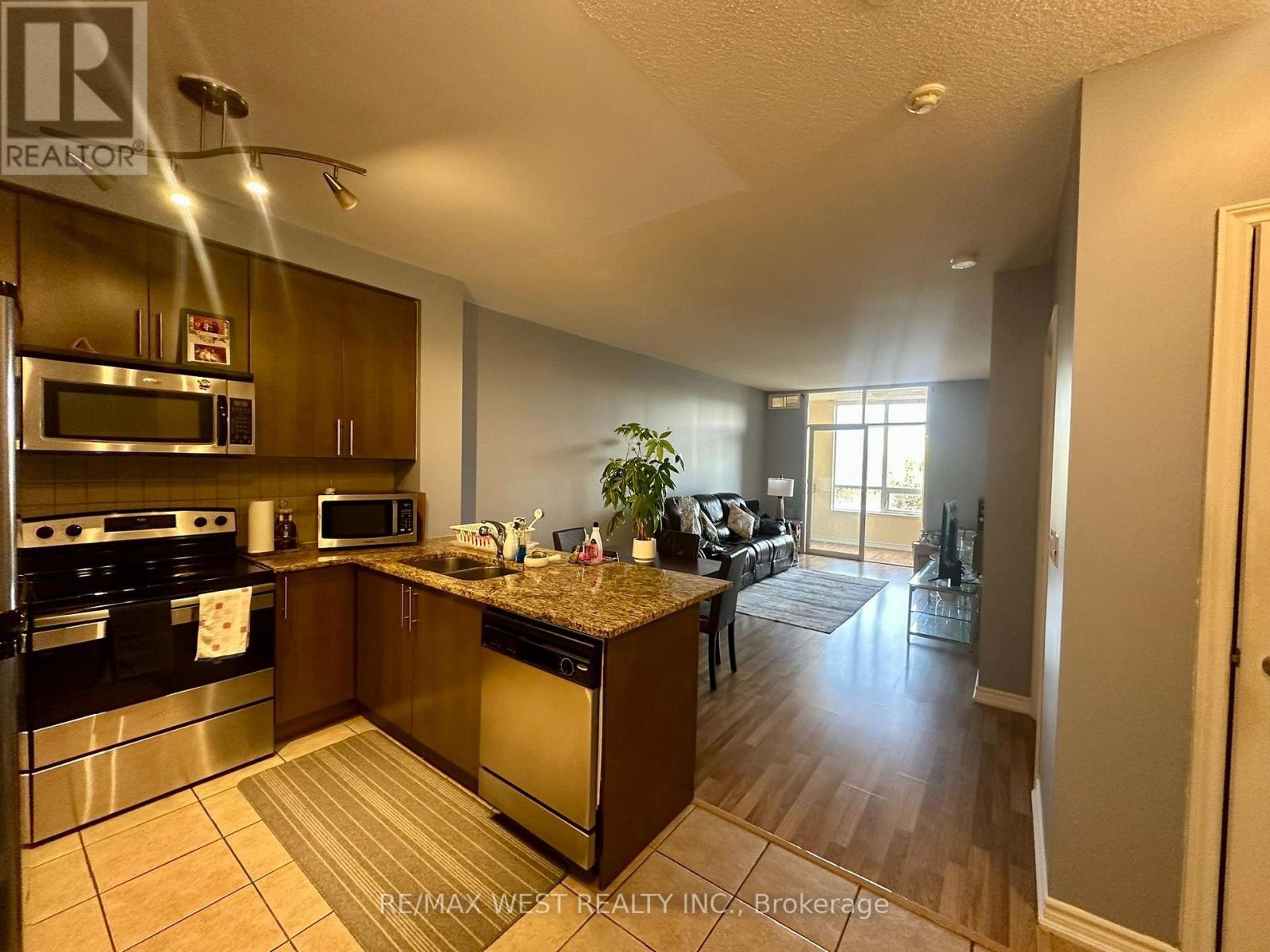 302 - 9235 Jane Street, Vaughan, Ontario  L6A 0J8 - Photo 2 - N13682314