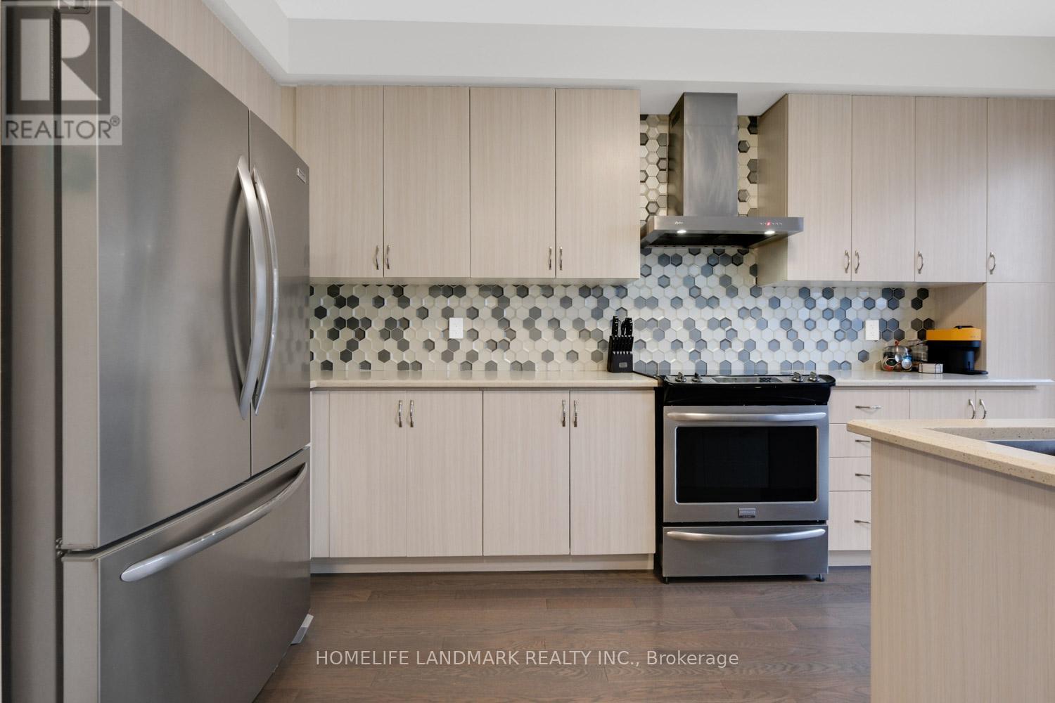 217 Salterton Circle, Vaughan, Ontario  L6A 4Z2 - Photo 11 - N13682328