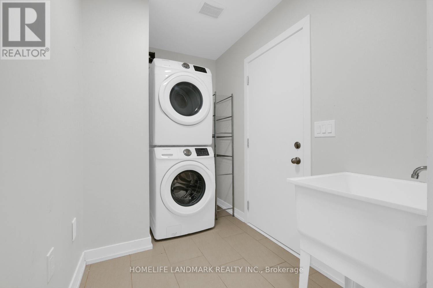 217 Salterton Circle, Vaughan, Ontario  L6A 4Z2 - Photo 6 - N13682328