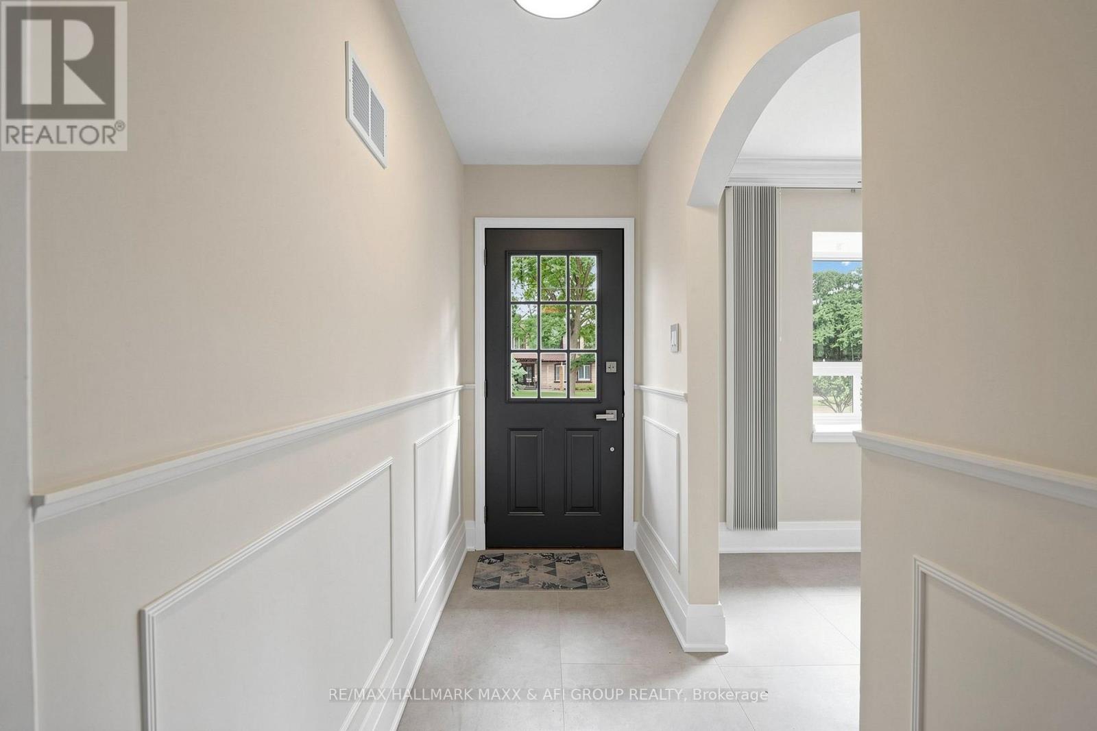 25 Harding Boulevard, Richmond Hill, Ontario  L4C 1S7 - Photo 2 - N13682538