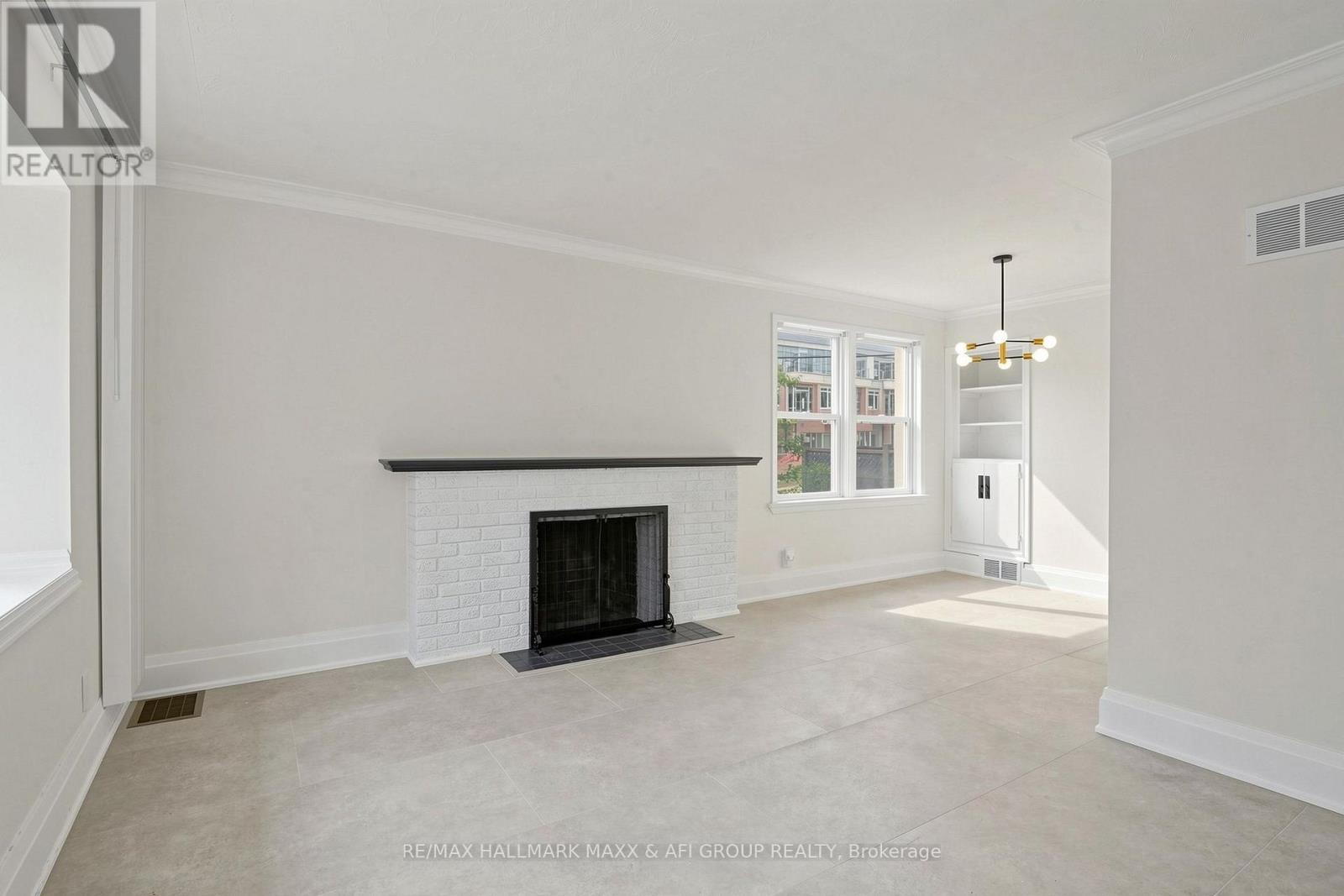 25 Harding Boulevard, Richmond Hill, Ontario  L4C 1S7 - Photo 3 - N13682538