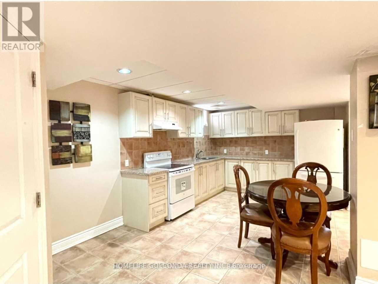 33 Hammerstone Crescent, Vaughan, Ontario  L4J 8B4 - Photo 2 - N13682568