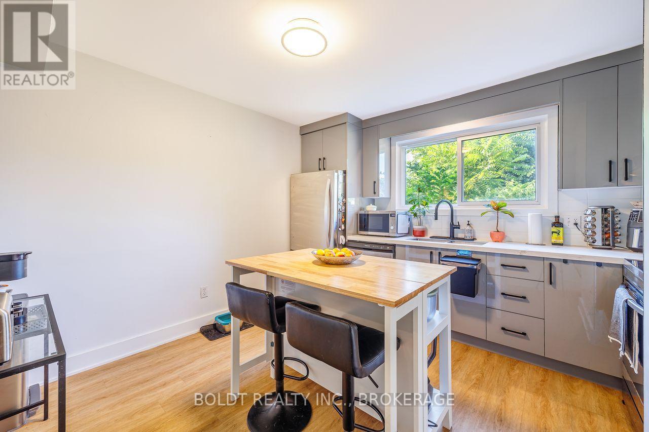 47 Brackencrest Road, St. Catharines, Ontario  L2P 3K7 - Photo 4 - X13682428