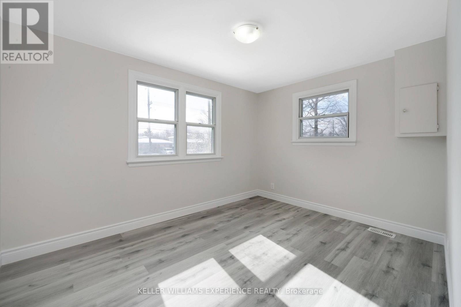 Upper - 52 Cundles Road E, Barrie (Cundles East), Ontario  L4M 2Z7 - Photo 10 - S13682310